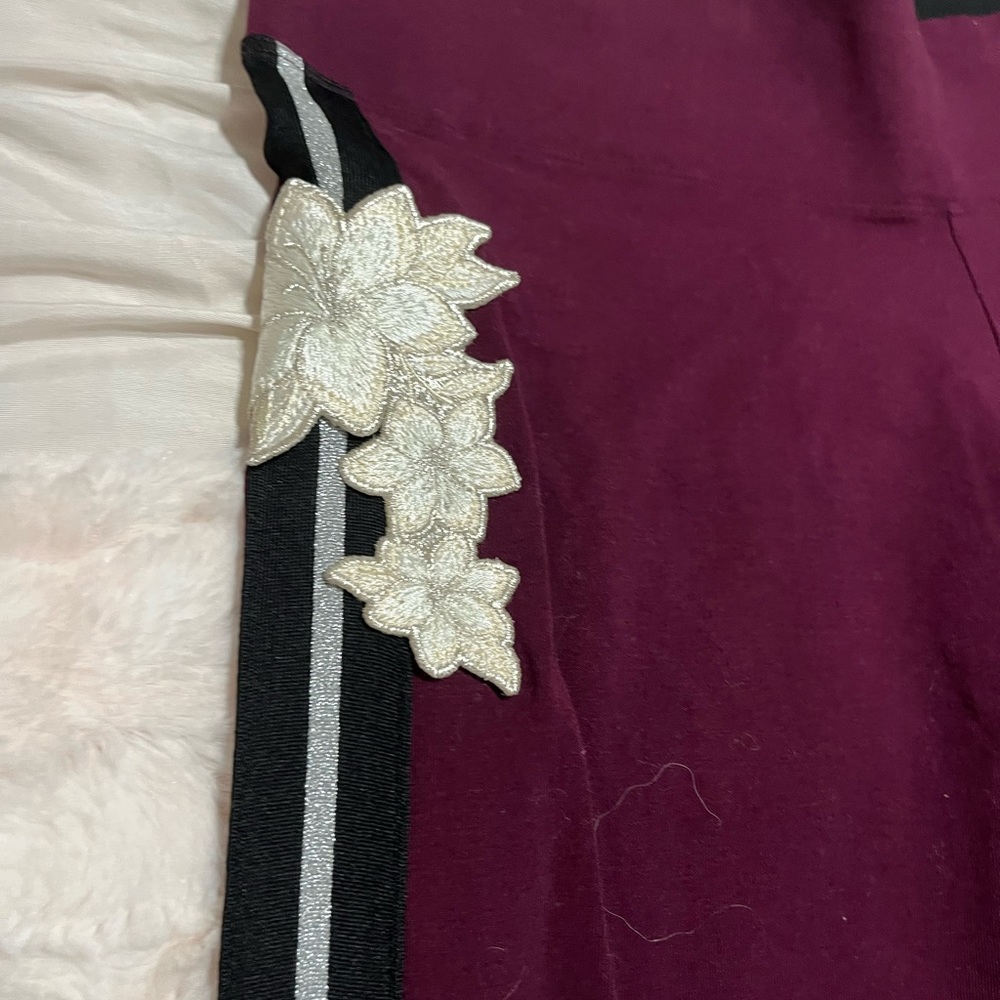 Vintage Victoria secret yoga pants with flower detail size large